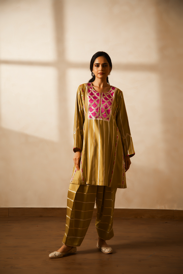 Noorie Short Firan Kurta Set