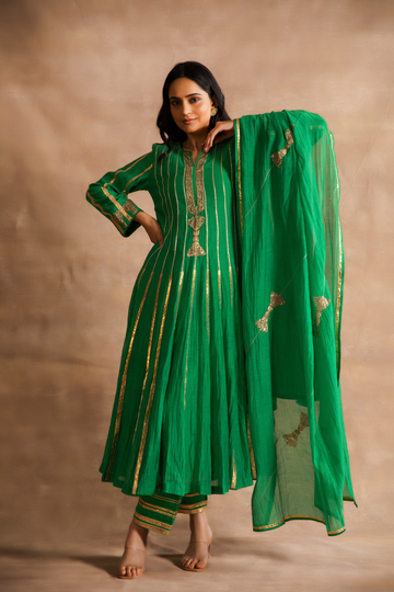 Chail Chabili Kalidaar Set